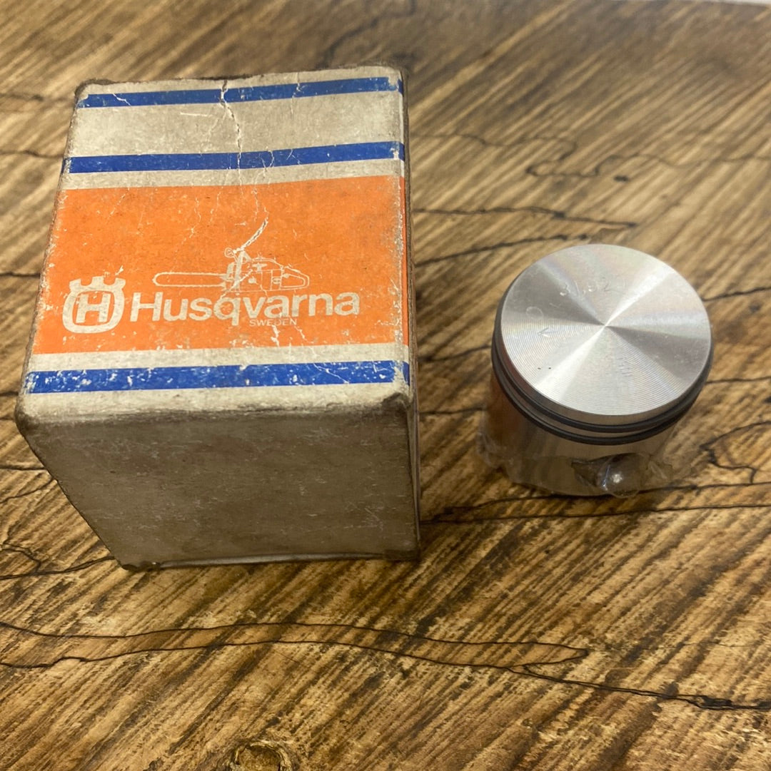 Husqvarna 325L trimmer Piston Kit 537 01 32-72 NEW oem (upstairs) Supply